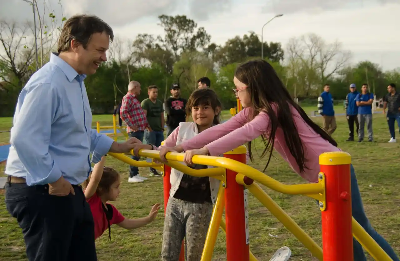 Almirante Brown: Cascallares recorrió las obras del polideportivo Don Orione  