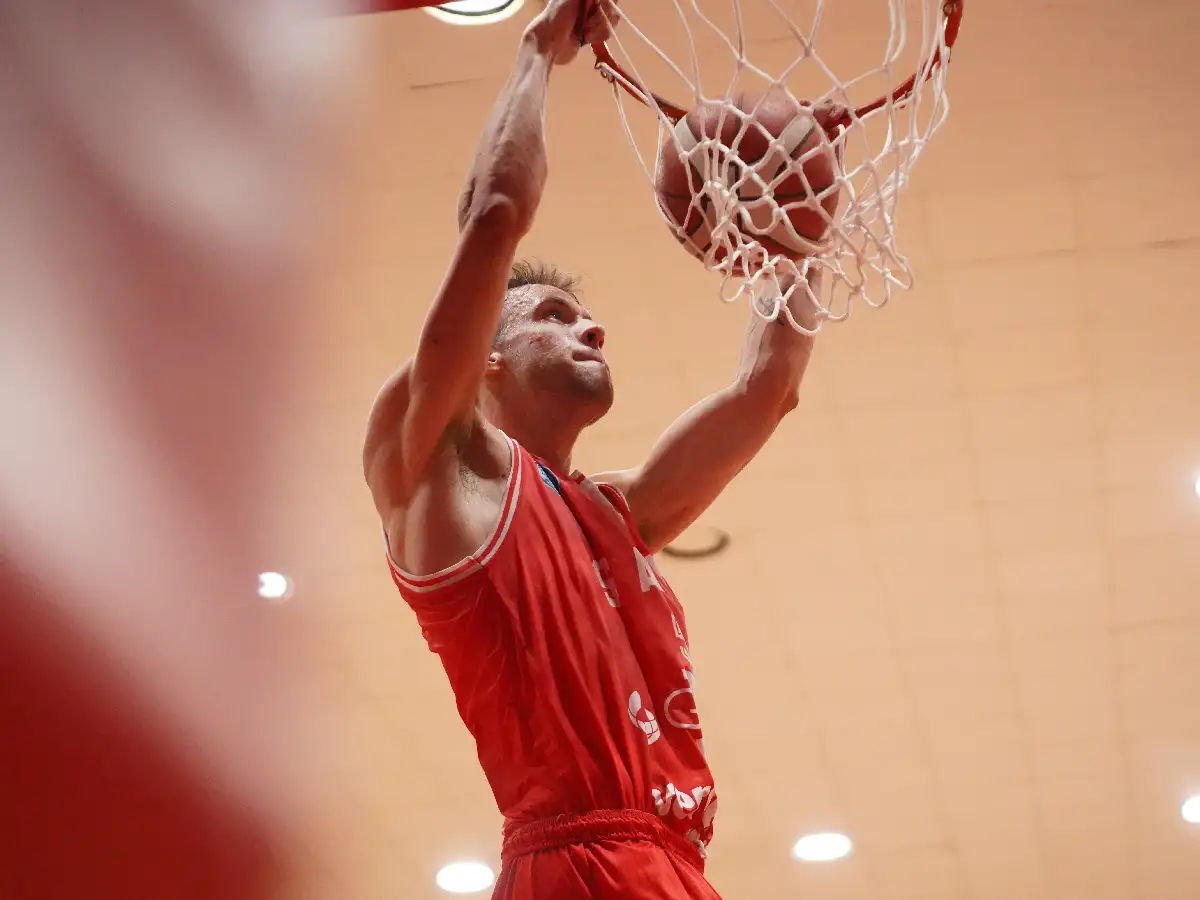 Los Halcones se mantienen firmes