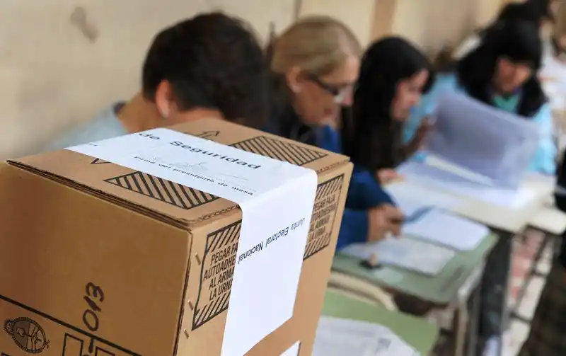 "Voucher sanitario electoral": La Justicia exige que todos los presidentes de mesa sean vacunados con dos dosis