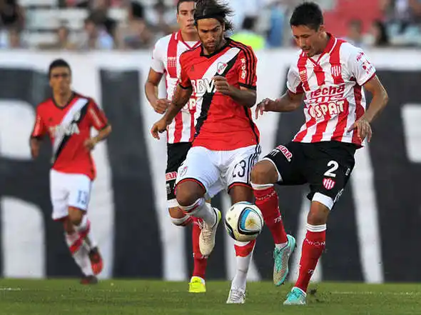 El domingo se miden River e Instituto en el Minella