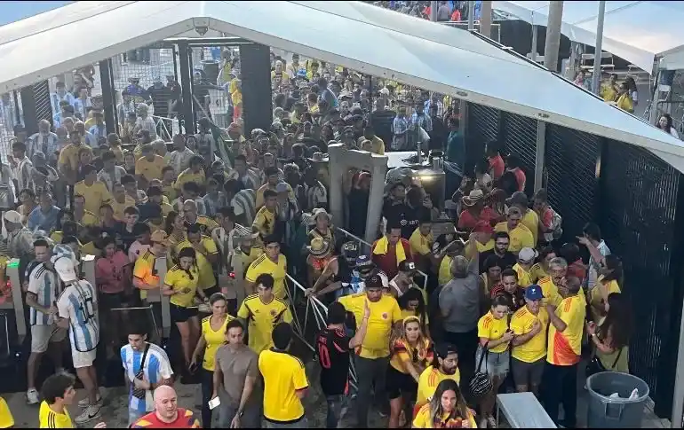 ¿LO PAGARÁN CARO? Aficionados demandan a organizadores de final de la Copa América por caos en el estadio