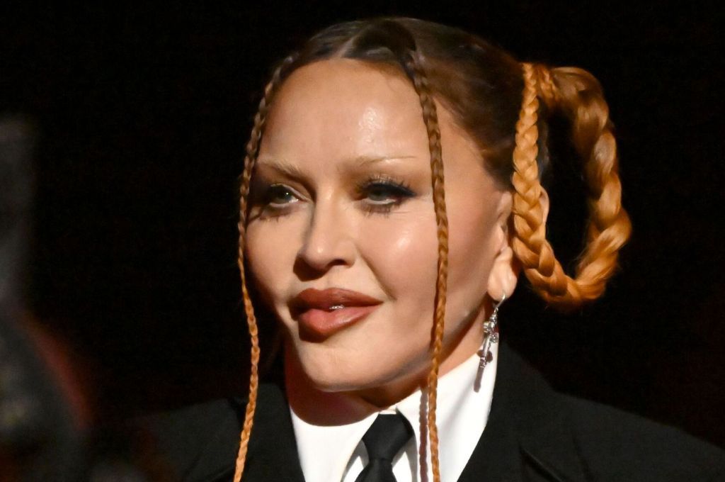 Madonna fue internada por una infección bacteriana grave y pospuso su gira mundial