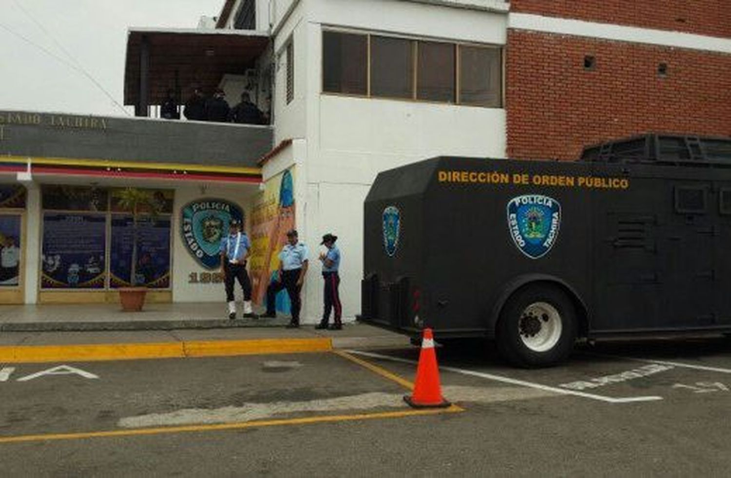 SE METIÓ A ROBAR EN UNA VIVIENDA: Politáchira ultima a delincuente de Mérida apodado “El Peluche”