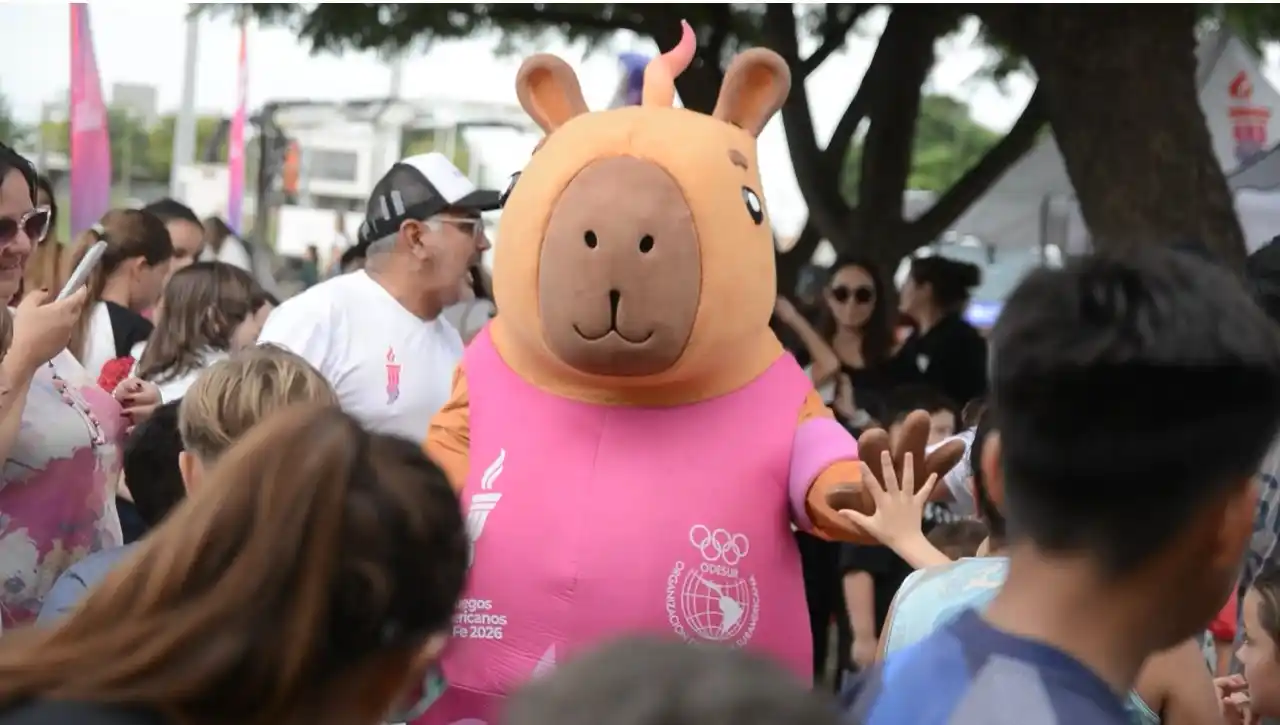 Capi, la mascota de los ODESUR, presente en la actividad