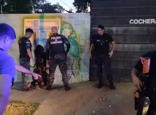 Detuvieron a un hombre en la esquina de Pueyrredón y Gutiérrez.