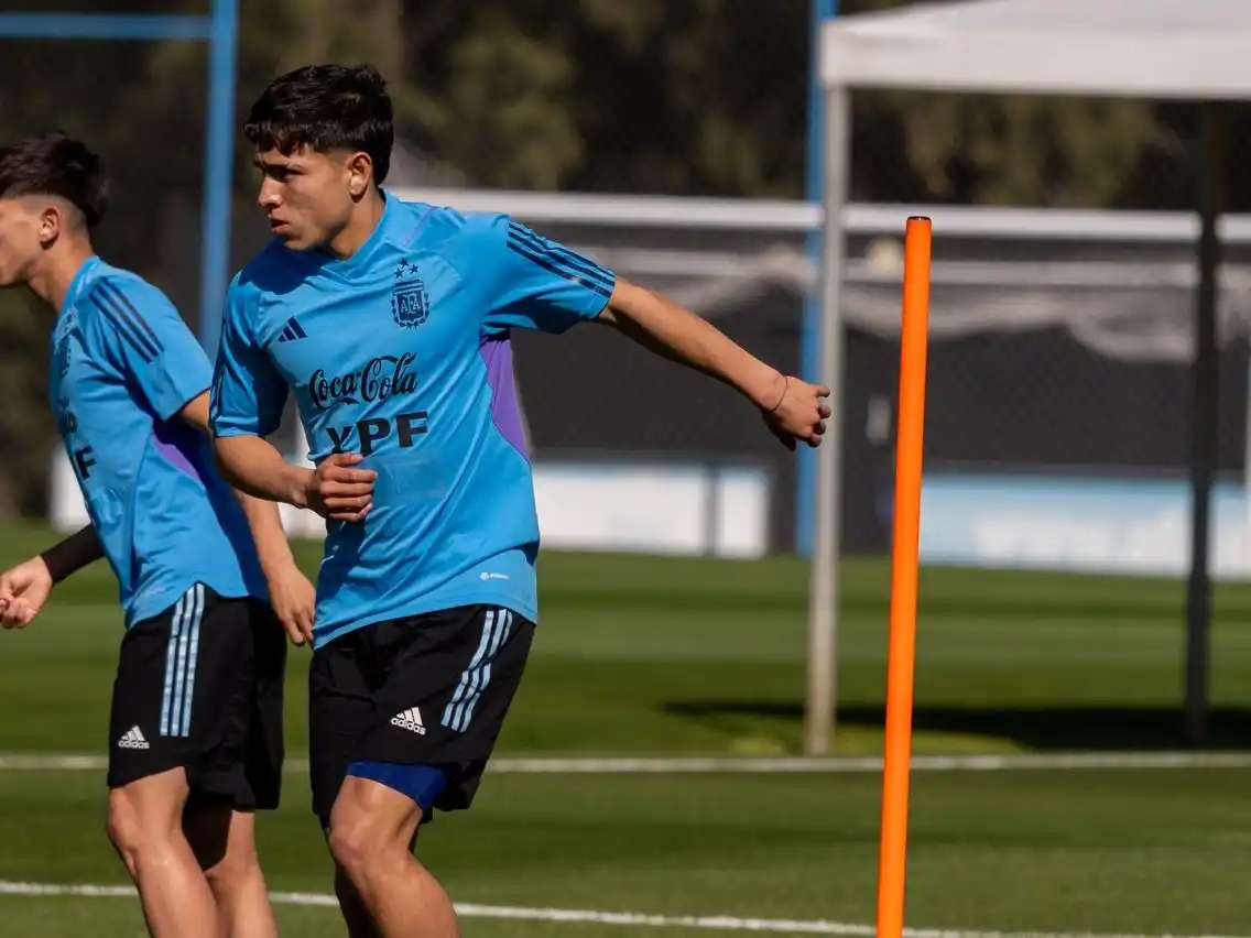 El primer entrenamiento de Gastón Bouhier con la Sub 17 argentina.Foto: AFA