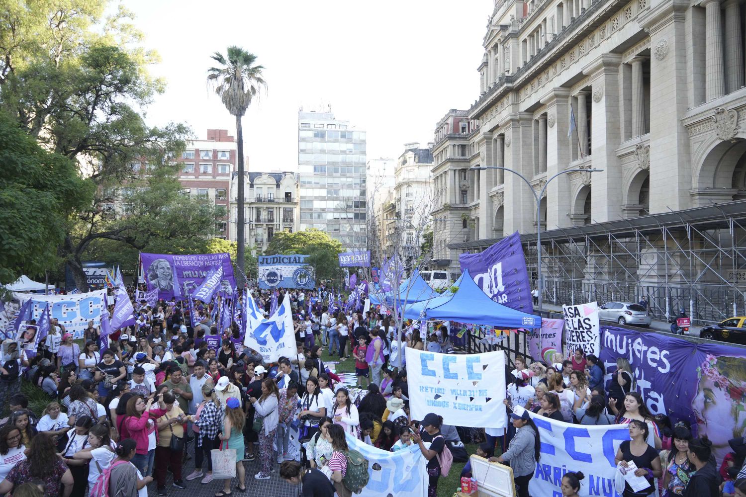 La Jornada Nacional de Lucha del 25-N se centralizó en el Palacio de Tribunales.