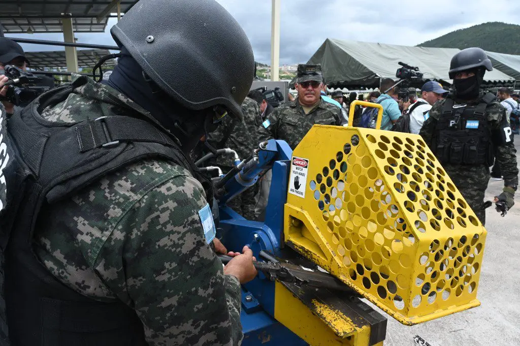 Realizan MEGA TRASLADO DE REOS en cárceles de Honduras