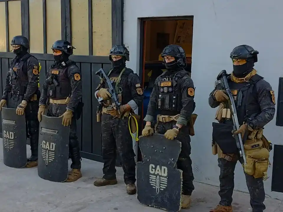 El operativo policial se montó en Gutenberg al 5300, donde se encontró un taller donde se desarmaban vehículos robados.