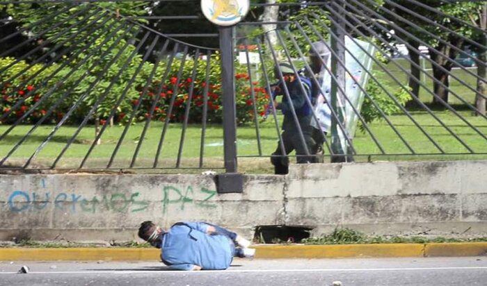 ¡CASO DEL JOVEN QUE ASESINARON EN LA CARLOTA! Sargento acusado de disparar a David Vallenilla fue absuelto
