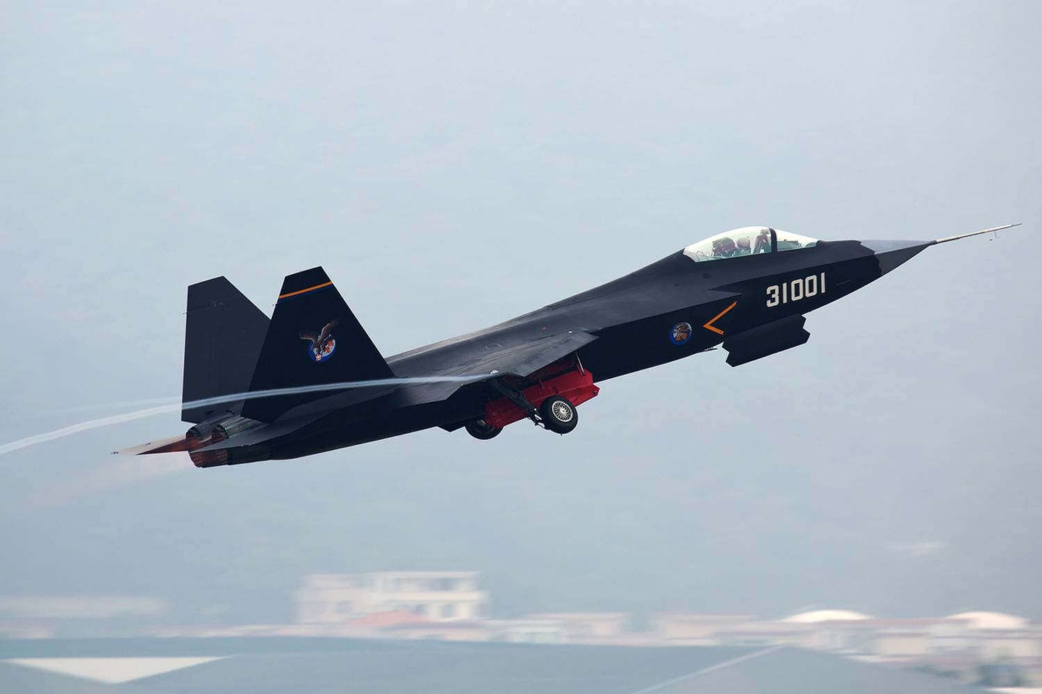 Pakistan formalizes interest in Chinese J-31/FC-31 «Gyrfalcon» stealth fighter