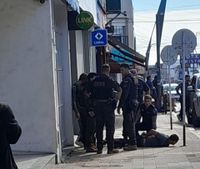 Intentó sustraer una caja de herramientas de una camioneta estacionada en pleno centro y fue aprehendido