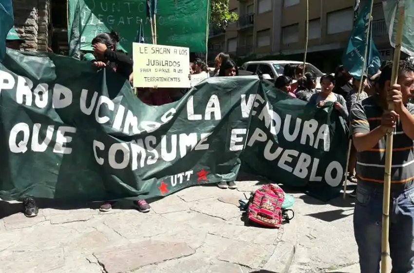 Productores realizan un "verdurazo" en el centro por los jubilados