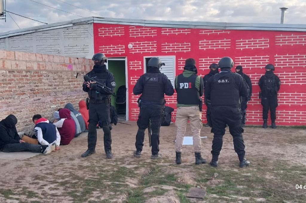 Detenidos tras allanamientos en San Javier