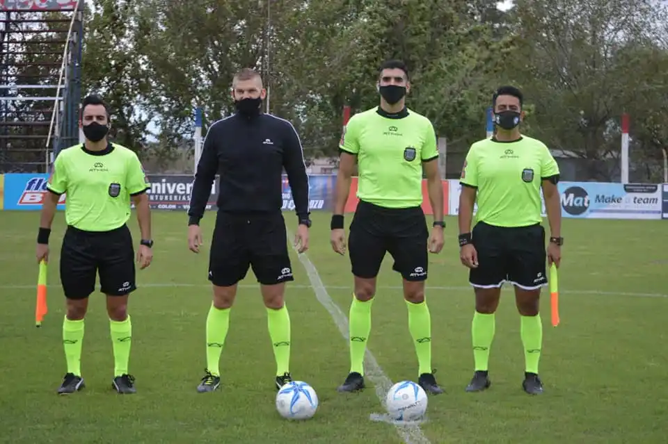 Federal A: cómo le fue a Joaquín Gil en su debut como árbitro profesional de la AFA