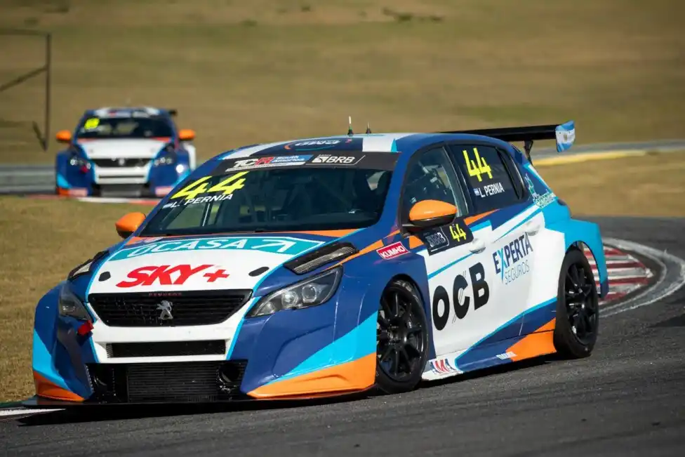 Pernía logró su primer triunfo en TCR South America