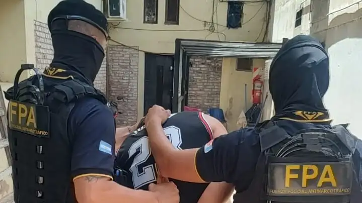 El hombre de 27 años fue detenido por agentes de la FPA.