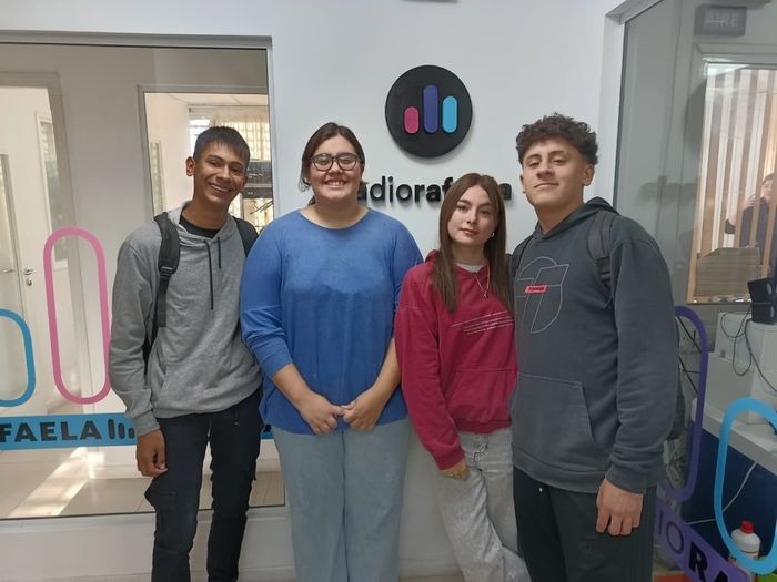 Marcos, Isaías, Sofía y Nadina - estudiantes de la Escuela Educación Secundaria Orientada Nº 505 "Mahatma Ghandi" Concejo Joven: proponen fortalecer las actividades en los playones deportivos barriales - 2
