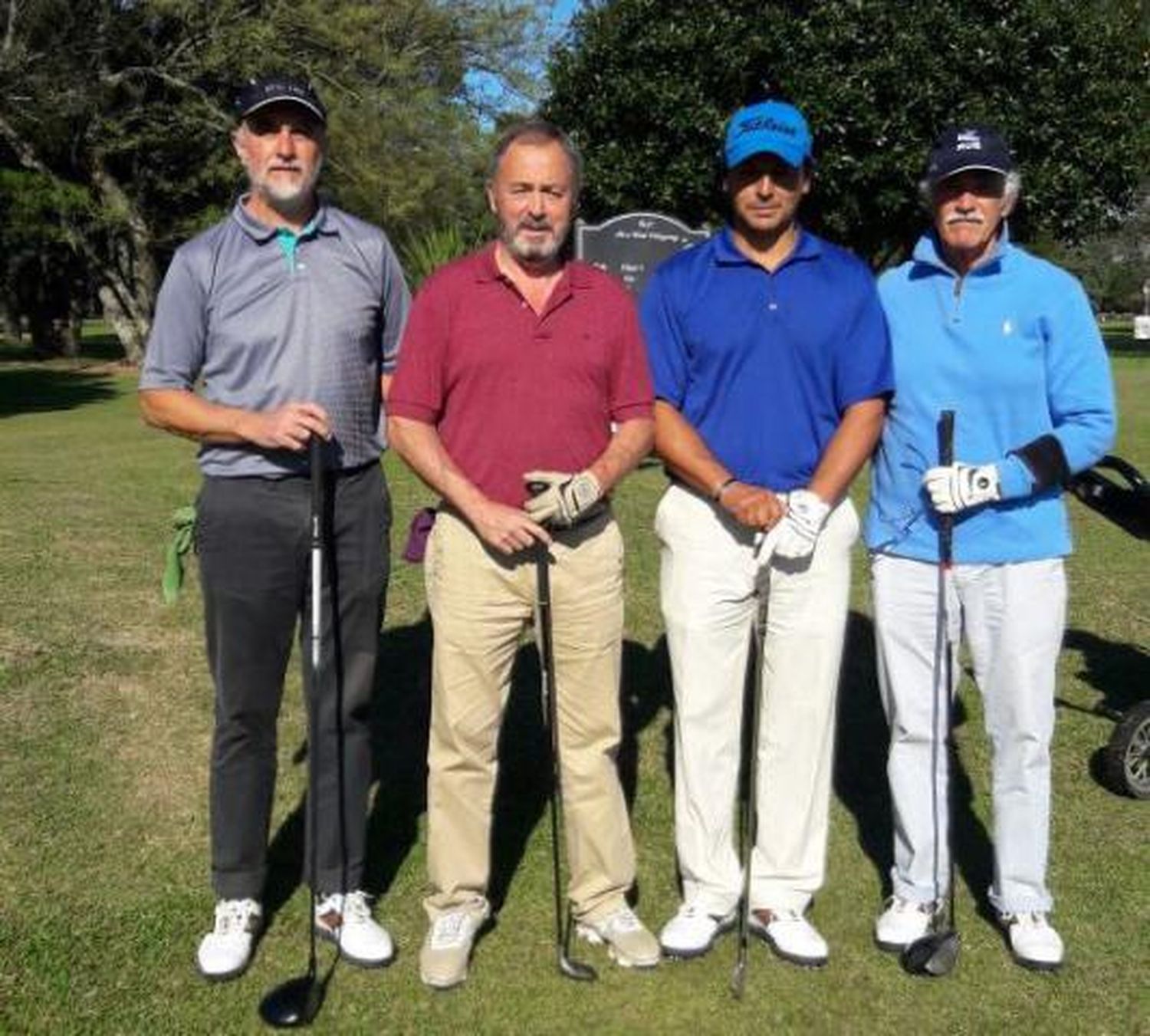 Representantes del Jockey Club en la “56º Copa Ñandubay de Golf”