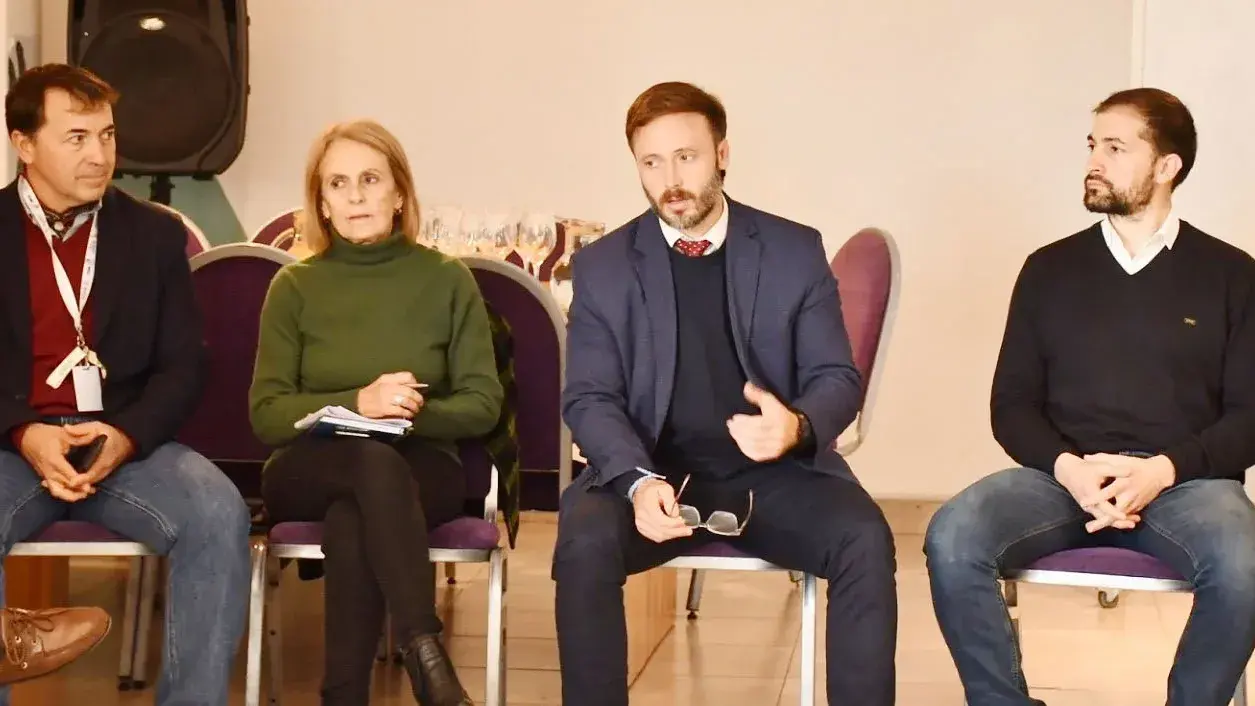 Azcué acordó con las instituciones una agenda para facilitar inversiones y fortalecer la actividad económica