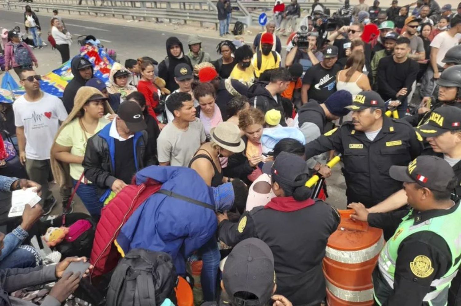 Ante la crisis migratoria con Chile, Perú militarizó sus fronteras por 60 días