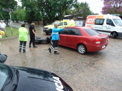 Un motociclista resultó herido tras un choque en Presidente Perón y Pavón