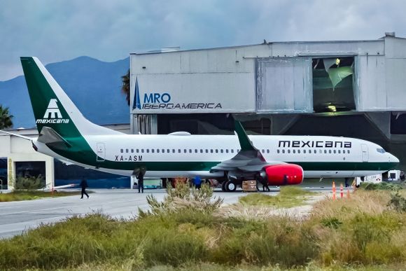 Sale a la luz el primer Boeing 737 de Mexicana de Aviación