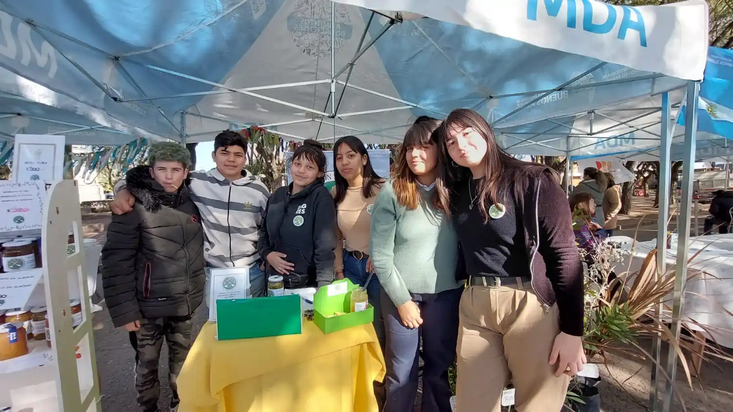 Estudiantes de la escuela Agraria reúnen fondos para un viaje de estudios que les permita hacer prácticas en ganadería