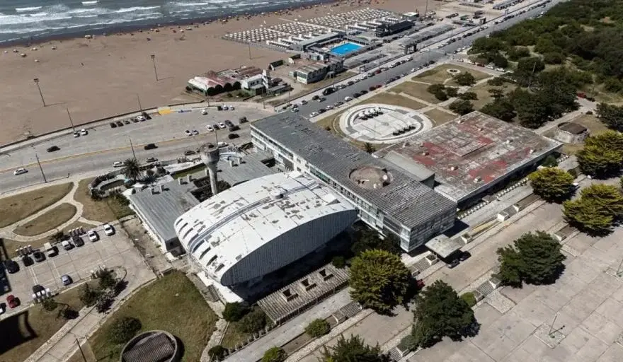 El predio transferido abarca 26.483 metros cuadrados frente al mar.