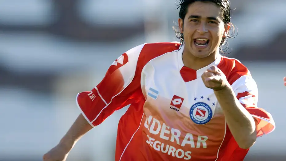 Con dos partidos se pone  en marcha la cuarta fecha de la Superliga