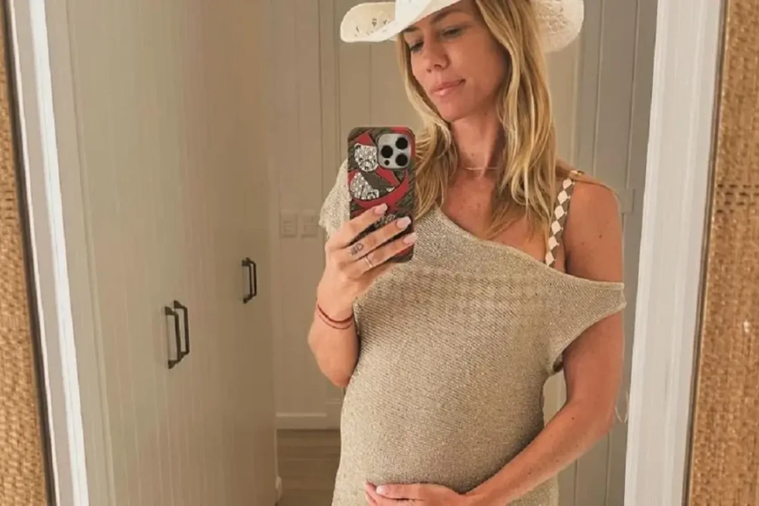 Nicole Neumann ya preparó el bolso maternal para el nacimiento de su bebé con Manu Urcera