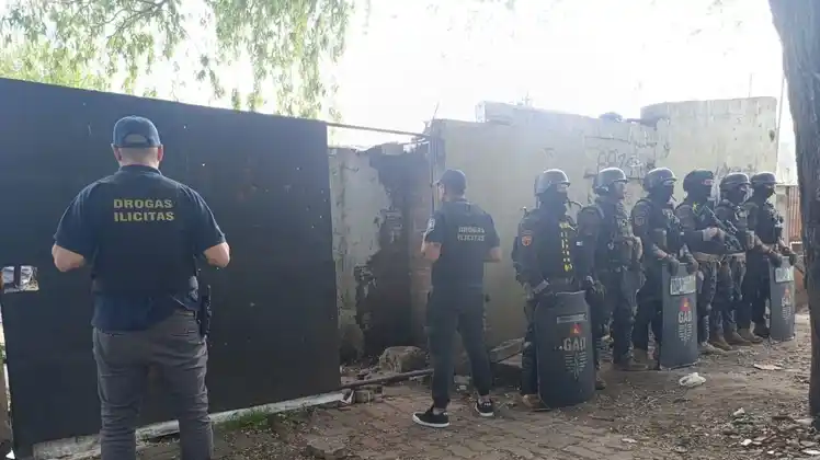 policias