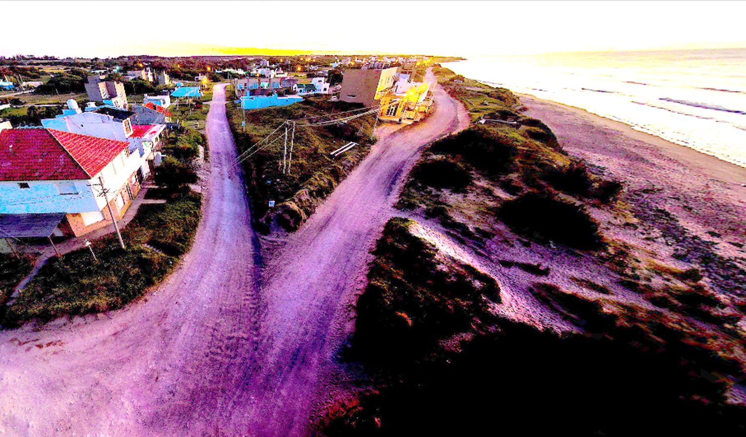 Área comprendida. A la derecha sobre la barranca el lugar donde se construirá la pasarela.