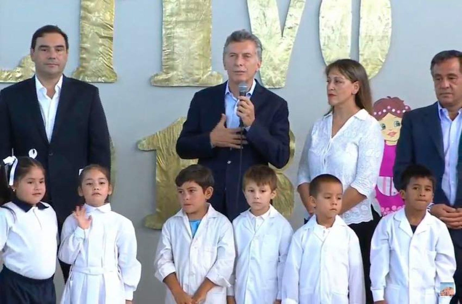 Macri abrió el ciclo lectivo y advirtió "graves problemas educativos"