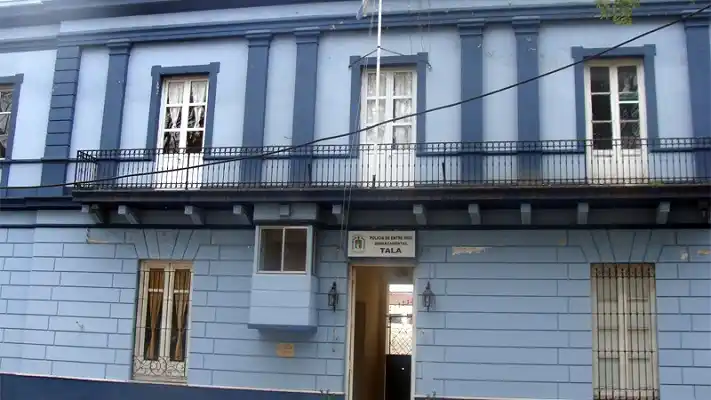 Estaba hablando con su mujer y lo mató de una puñalada
