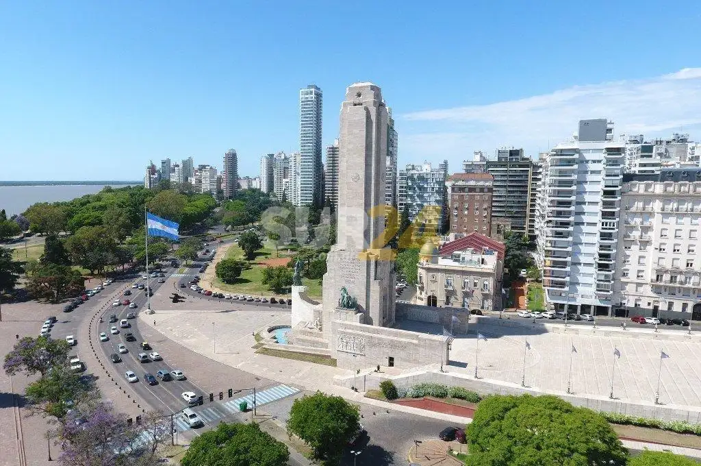 La restauración del Monumento a la Bandera, una historia repleta de promesas incumplidas