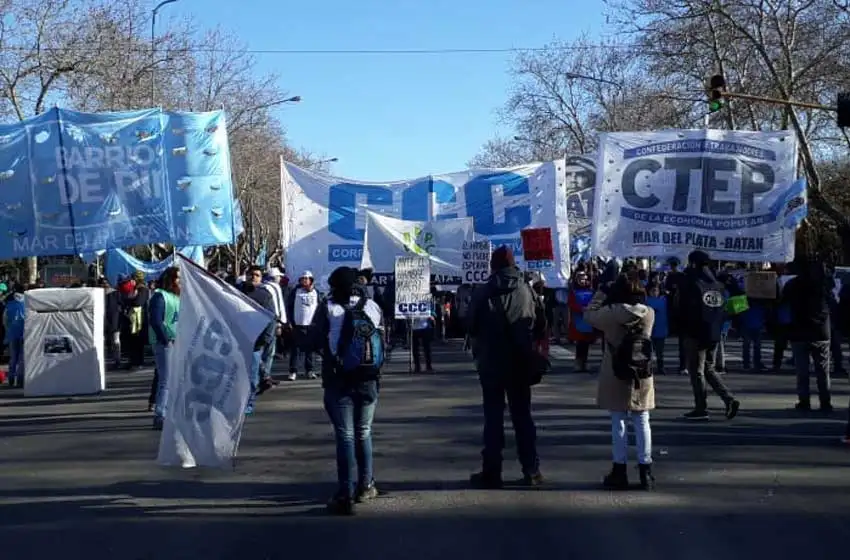 Organizaciones sociales marcharon por la "emergencia alimentaria"