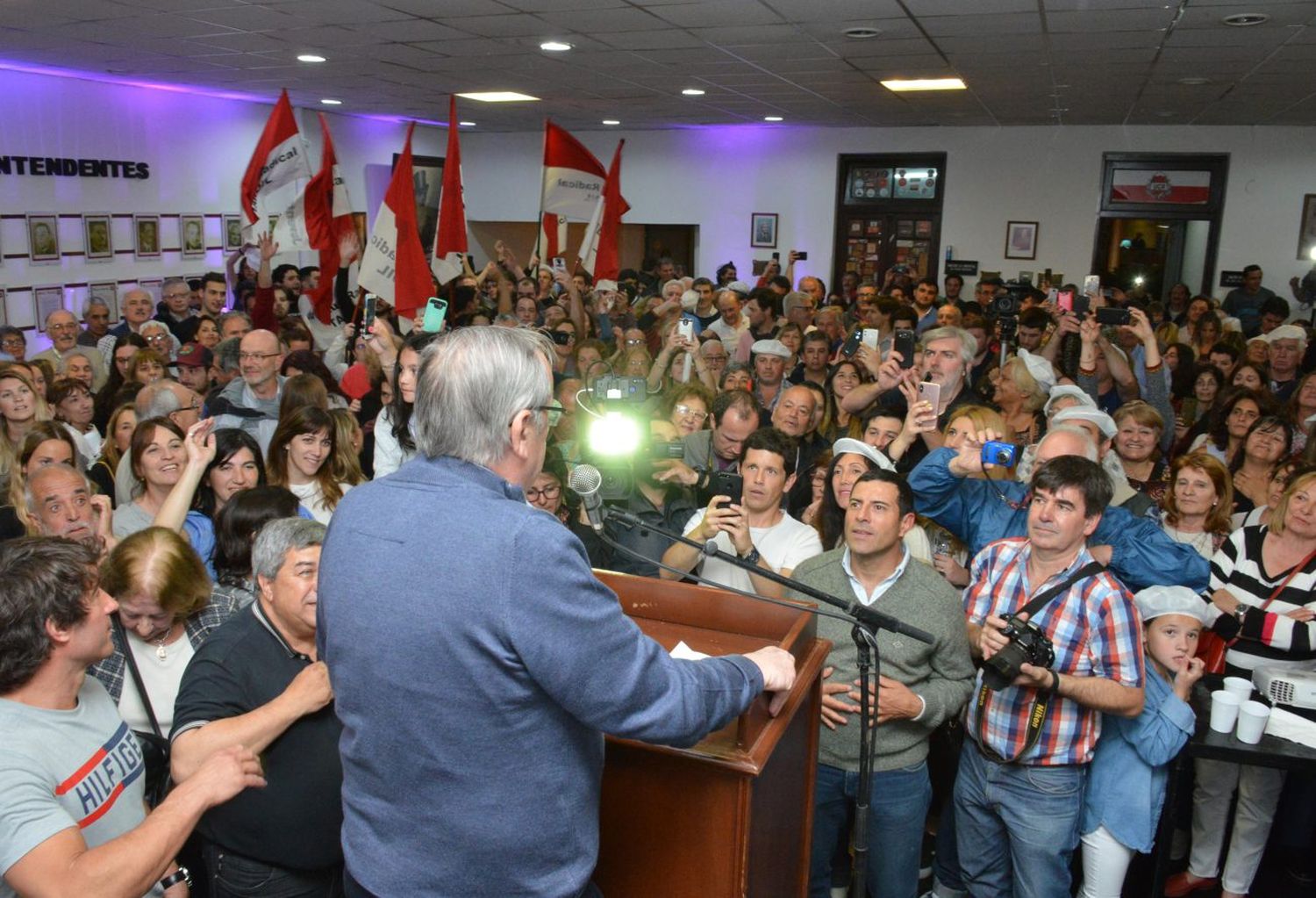 El oficialismo se impuso nuevamente en las urnas y Miguel Lunghi será el intendente del bicentenario