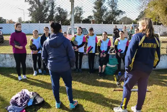 La Escuelita Municipal de Sóftbol en la mira de las selectoras nacionales