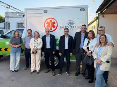 Cinco nuevas ambulancias fueron entregadas a hospitales entrerrianos