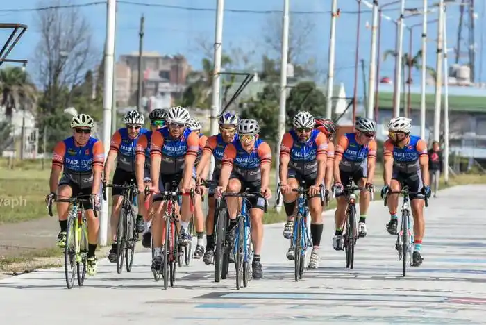 Ciclistas de Concordia en diferentes competencias