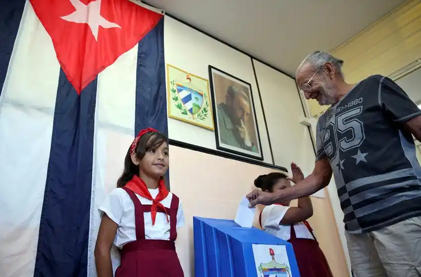 Cuba celebra los 60 años de su revolución entre crisis y reformas