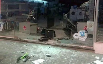 Conflicto policial en Concordia: Tras una extensa jornada de saqueos, llegó el acuerdo y los oficiales levantaron la protesta