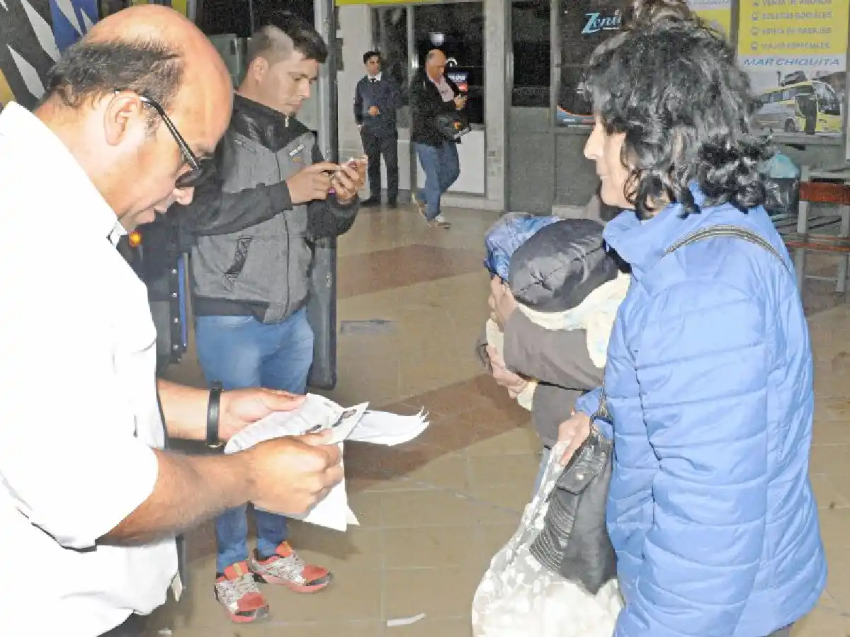 Por qué el DNI no es obligatorio en todos los micros