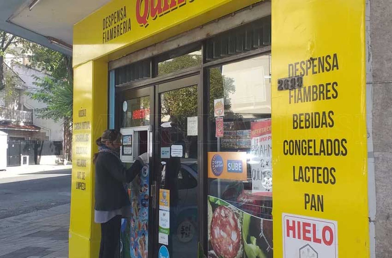 El consumo en supermercados, almacenes y kioscos cayó 13% anual en febrero