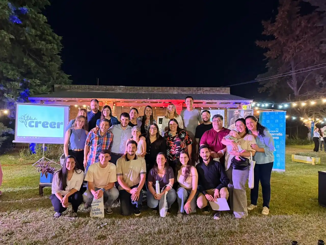 Entrega de certificado como parte del cierre de actividades 2025.