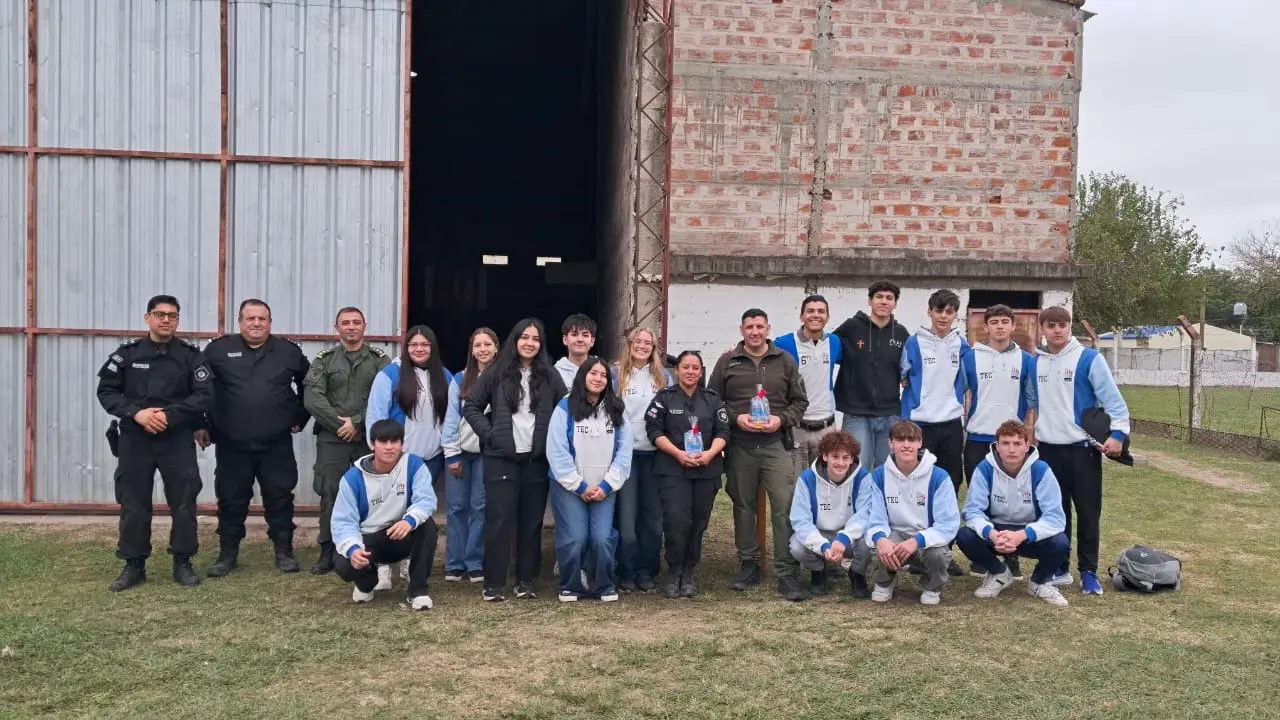 Estudiantes de Romang participaron de una capacitación de “Los Pumas” sobre tecnología aplicada a la seguridad