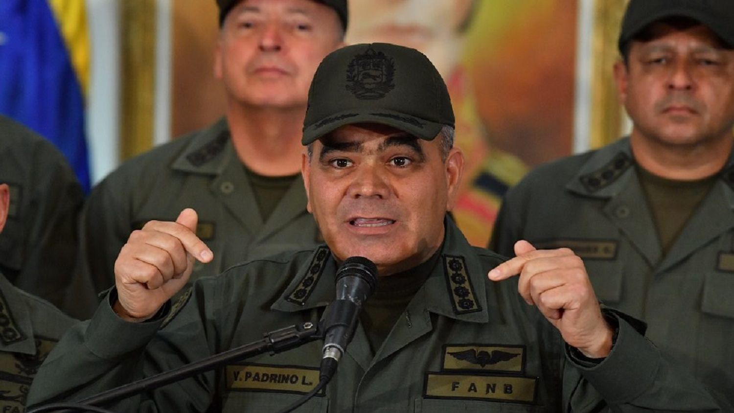 RECIBIRÁN UNA RESPUESTA CONTUNDENTE:   amenaza de Vladimir Padrino a  ExxonMobil por explotación cerca del Esequibo