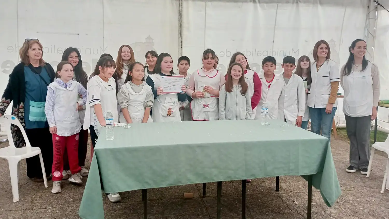 Escuela Nº 2. Alumnos de 5to año de primaria participaron de la Feria del Libro
