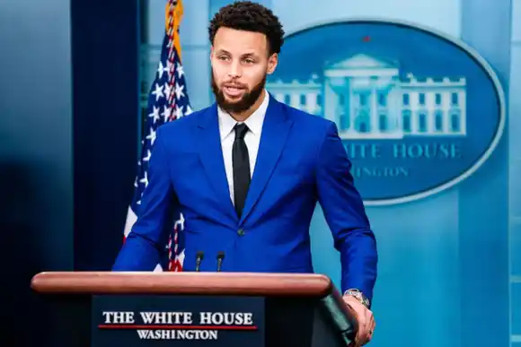 El curioso segundo trabajo de Stephen Curry fuera de la NBA y del que todos hablan